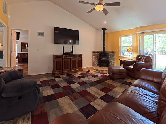 5th image of 49 Antler Ln