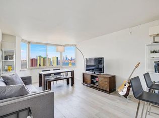 1 2nd St APT 2410, Jersey City, NJ 07302