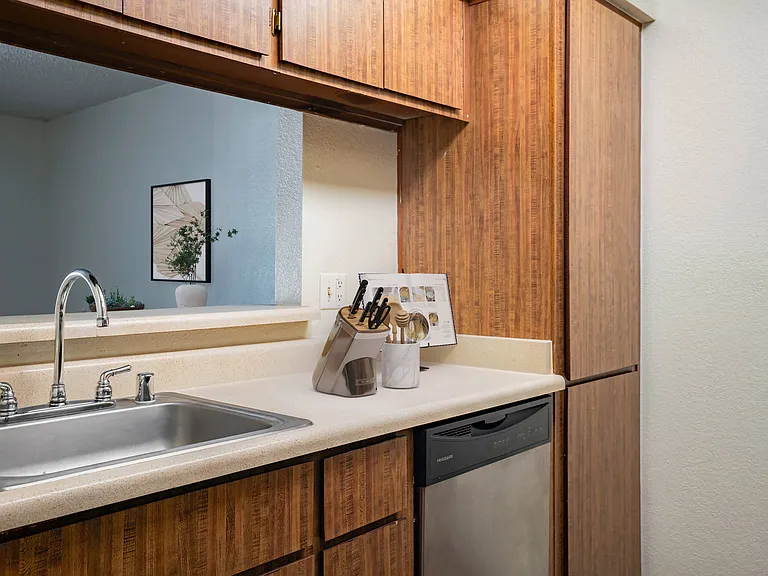Eagle Point Apartments — Photo 7