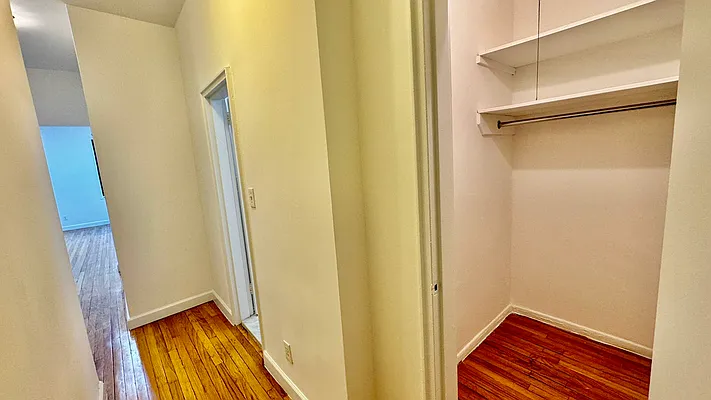 Rented by HOLTON REAL ESTATE INC. | media 8