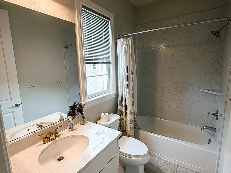 1329 Bayberry View Ln — Photo 15