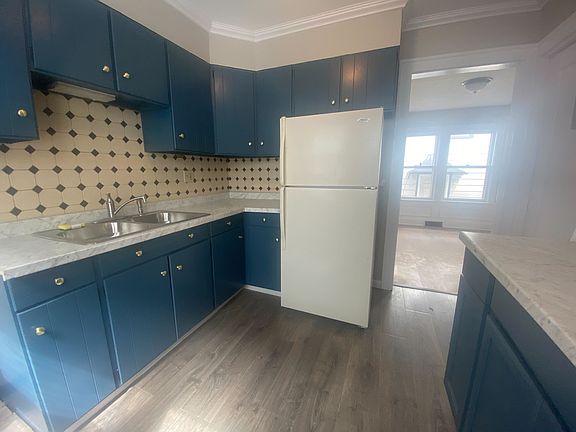 5th image of 438 Taunton Pl Floor 1