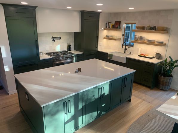 14 Trail Hollow Dr