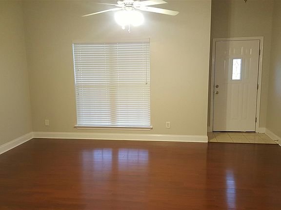 4th image of 205 N Charity Ln