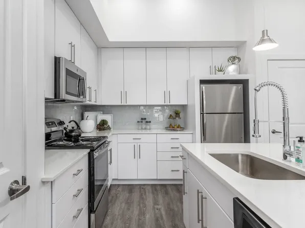 Rockpoint Apartments