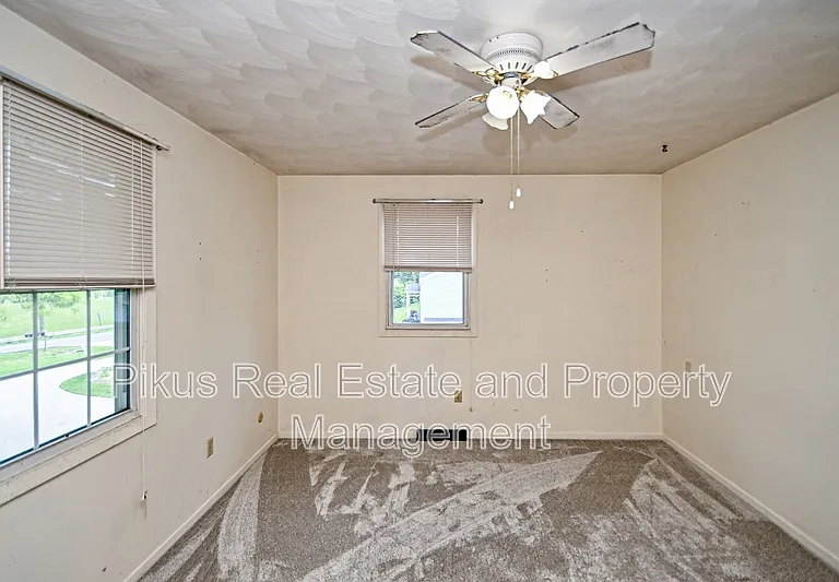 3300 Lake Center St NW — Photo 11