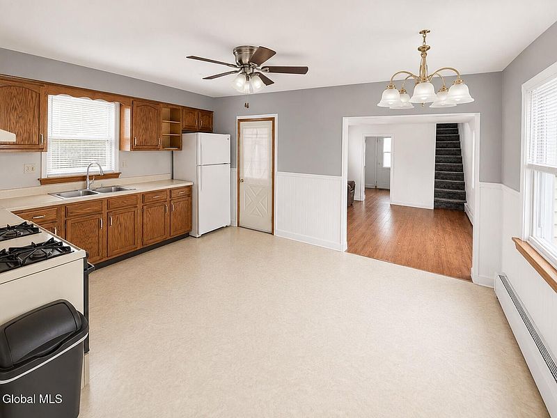 4th image of 1346 4th Avenue