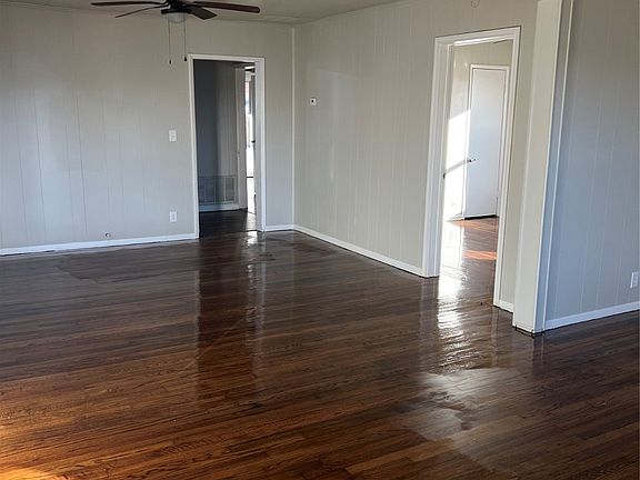 4th image of 903 E Hobson Ave