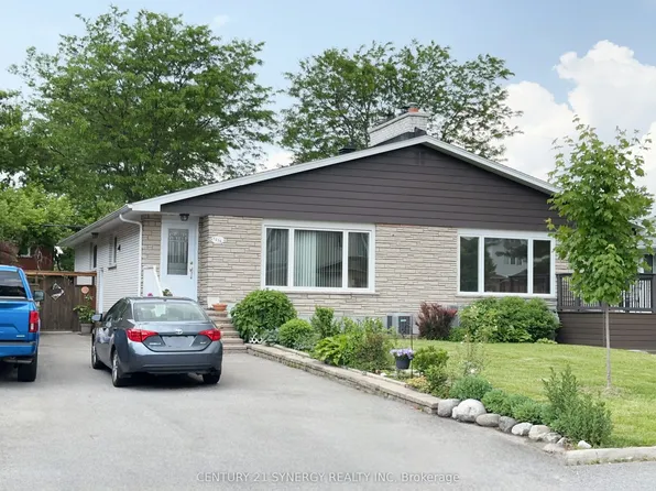 1236 Clyde Ave #2, Ottawa, ON K2C 1Y4