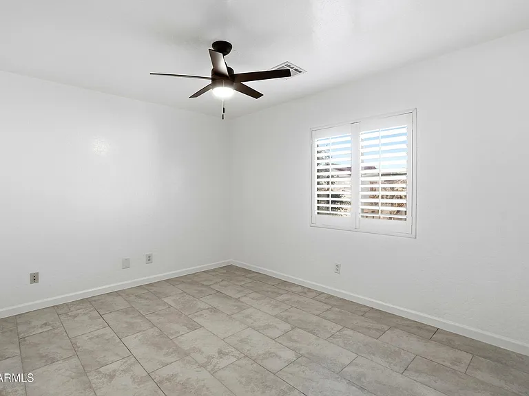 7527 S 13th Pl — Photo 15