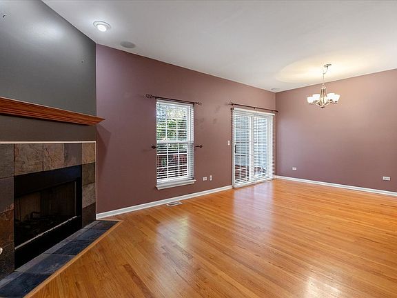 5th image of 3817 N Milwaukee Ave Unit D