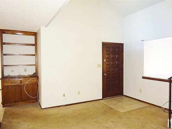 4th image of 795 E 24th St