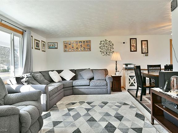 4th image of 260 Moreland Dr