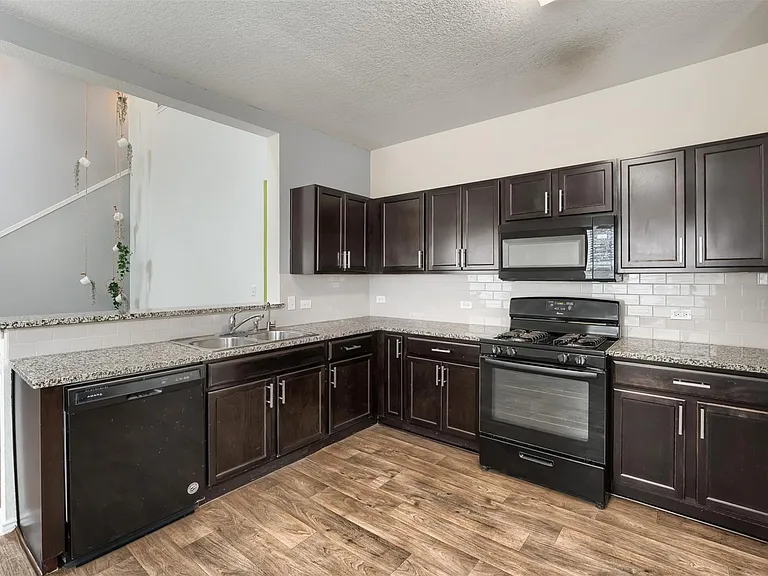 3509 Conyers Ln — Photo 6