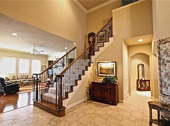 2nd image of 3201 Normandy Dr