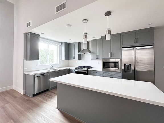 2nd image of 101 S Chapel Ave #305