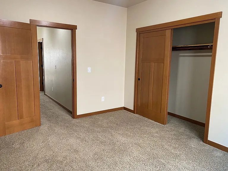 566 Village Dr — Photo 25
