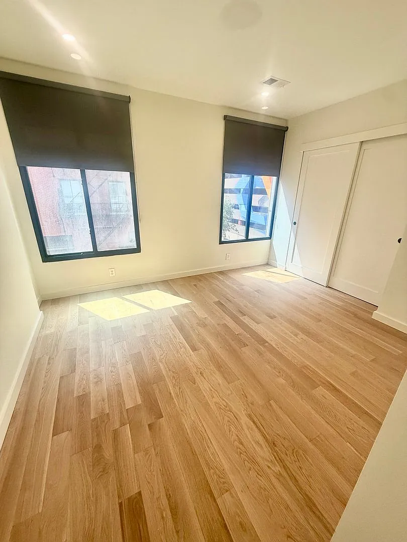 Brand new units 0-1 bedroom — Photo 3
