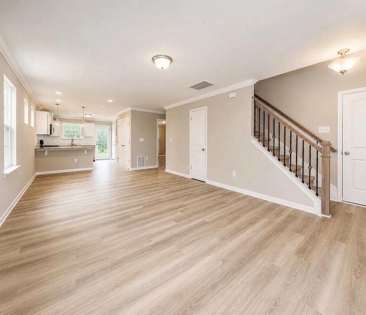 3-Bedroom Townhome with Patio in Greensboro — Photo 3