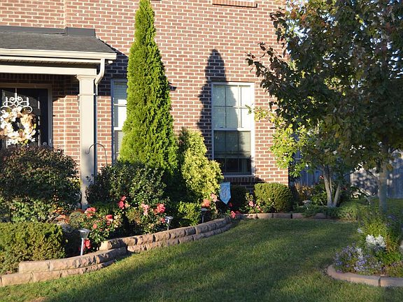 3rd image of 353 Gleneagles Way