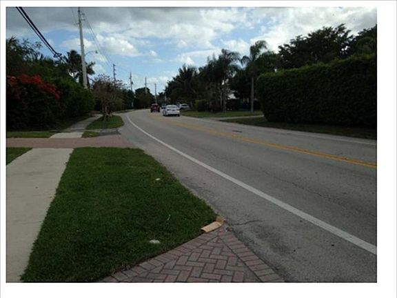 5th image of 4050 Bayview Dr