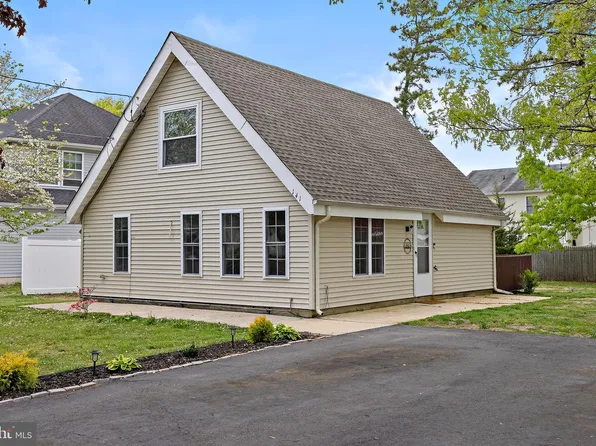 141 Bowsprit Rd, Manahawkin, NJ 08050