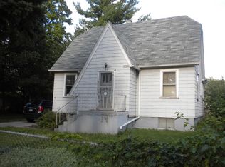 35 N Poplar Ave, Fox Lake, IL