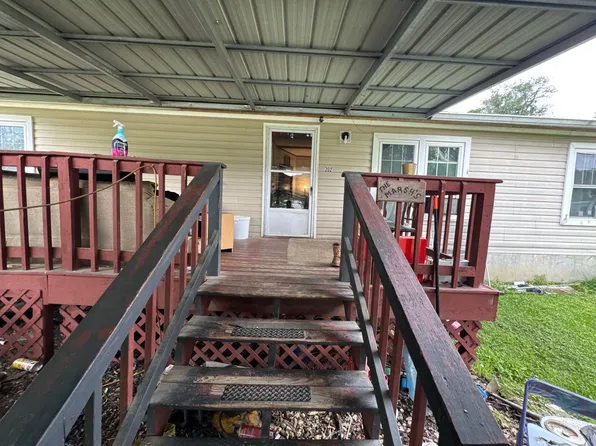 202 Pat Webb Cir, Rossville, GA 30741