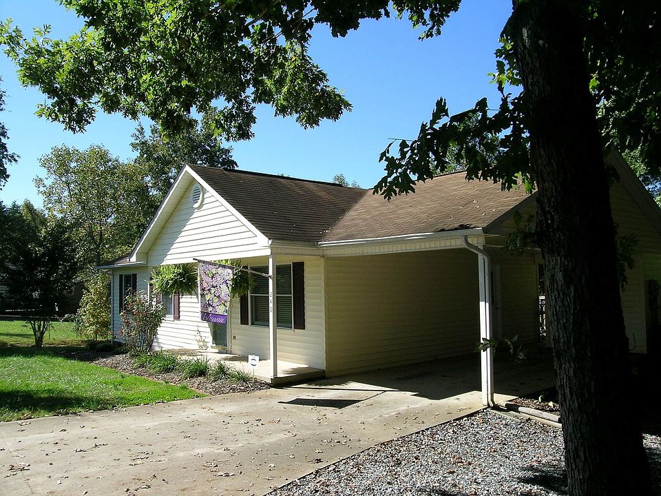 2nd image of 249 River Hill Rd