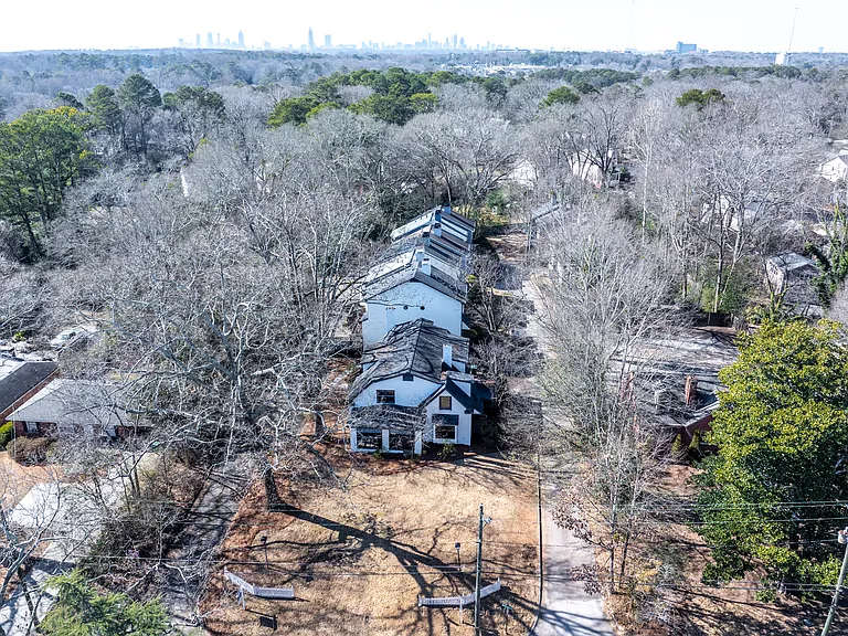 2413 Charleston Oaks Ln — Photo 30