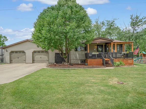 257 Sterling Dr, Moro, IL 62067