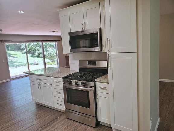 2nd image of 4930 Broad Oak Dr