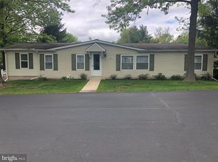 159 Deerfield Dr, Souderton, PA 18964