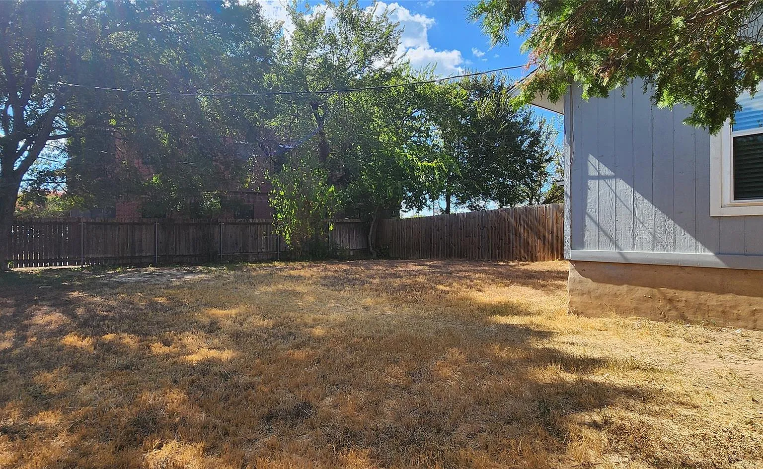 2 bed, 2.0 bath, 2468 sqft, $1,475 — Photo 3