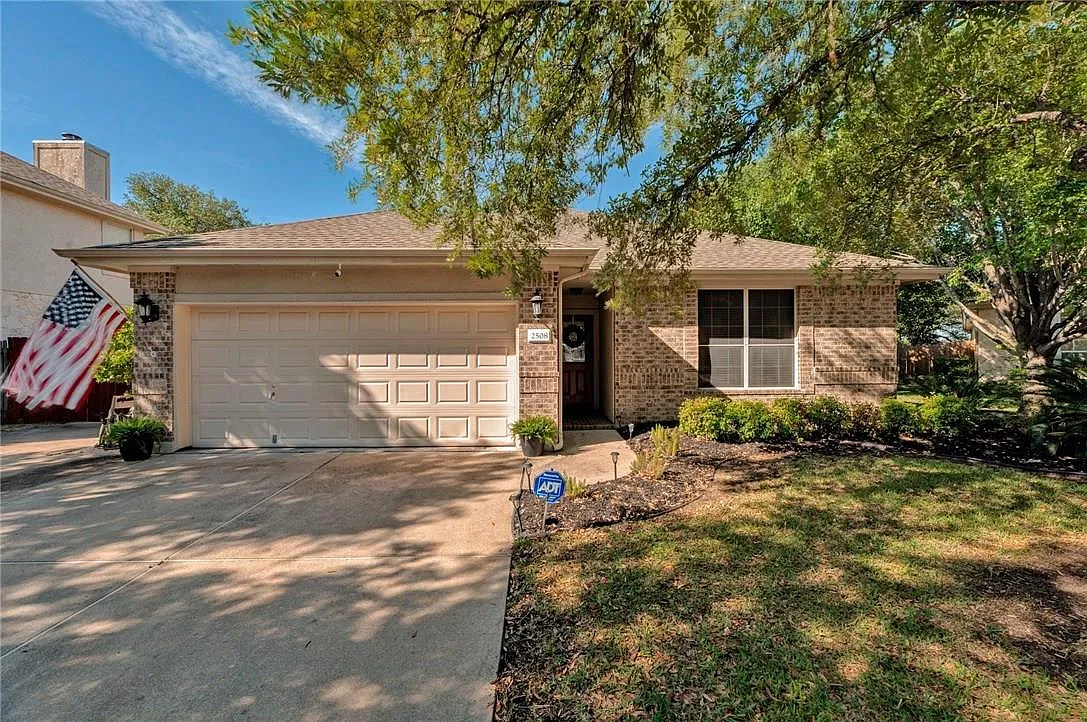 3 bed, 2.0 bath, 1566 sqft, $3,000 — Photo 1