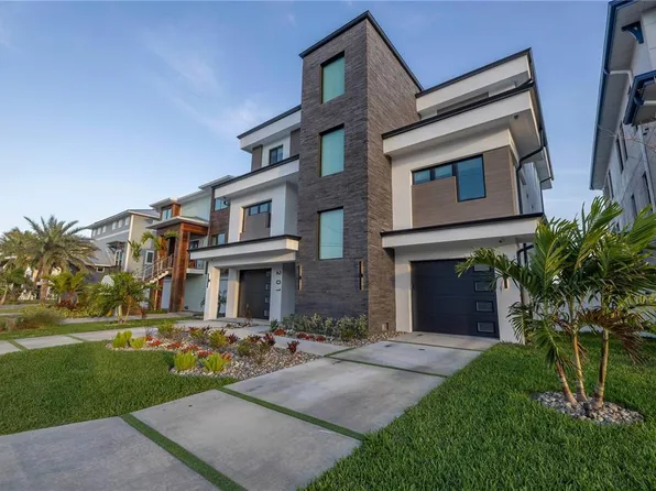 201 Punta Vista Dr, Saint Pete Beach, FL 33706