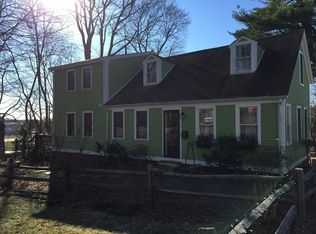 29 Summit Pl, Newburyport, MA 01950