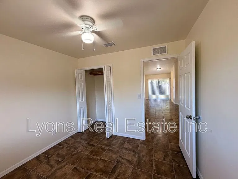 764 Gallo Ave S — Photo 18