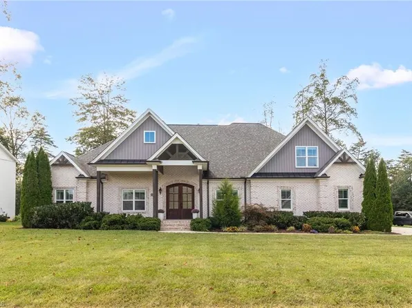 7703 Northern Estates Point, Greensboro, NC 27455
