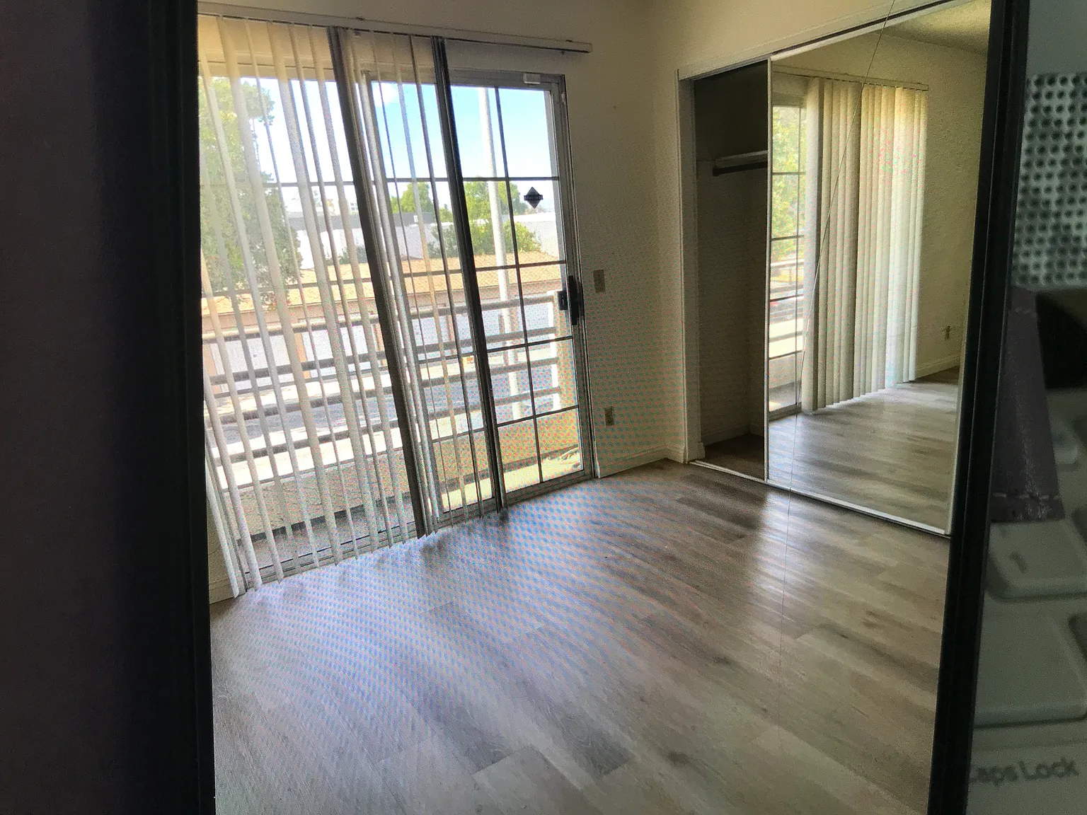 11122 Morrison St — Photo 3