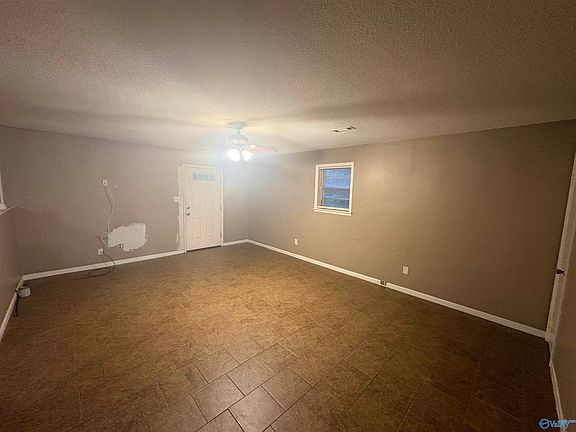 4th image of 306 12th Ave NW