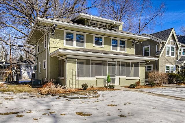 1st image of 808 W 71st Ter