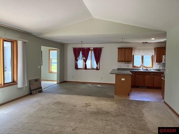 4th image of 807 Edgerton St