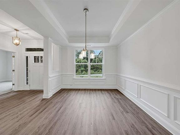 5th image of 313 Angela Ave