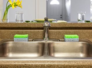 2000 Elmhurst Cir #4208, Lake Orion, MI 48359