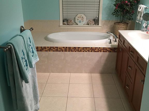 4th image of 15736 Caloosa Creek Cir