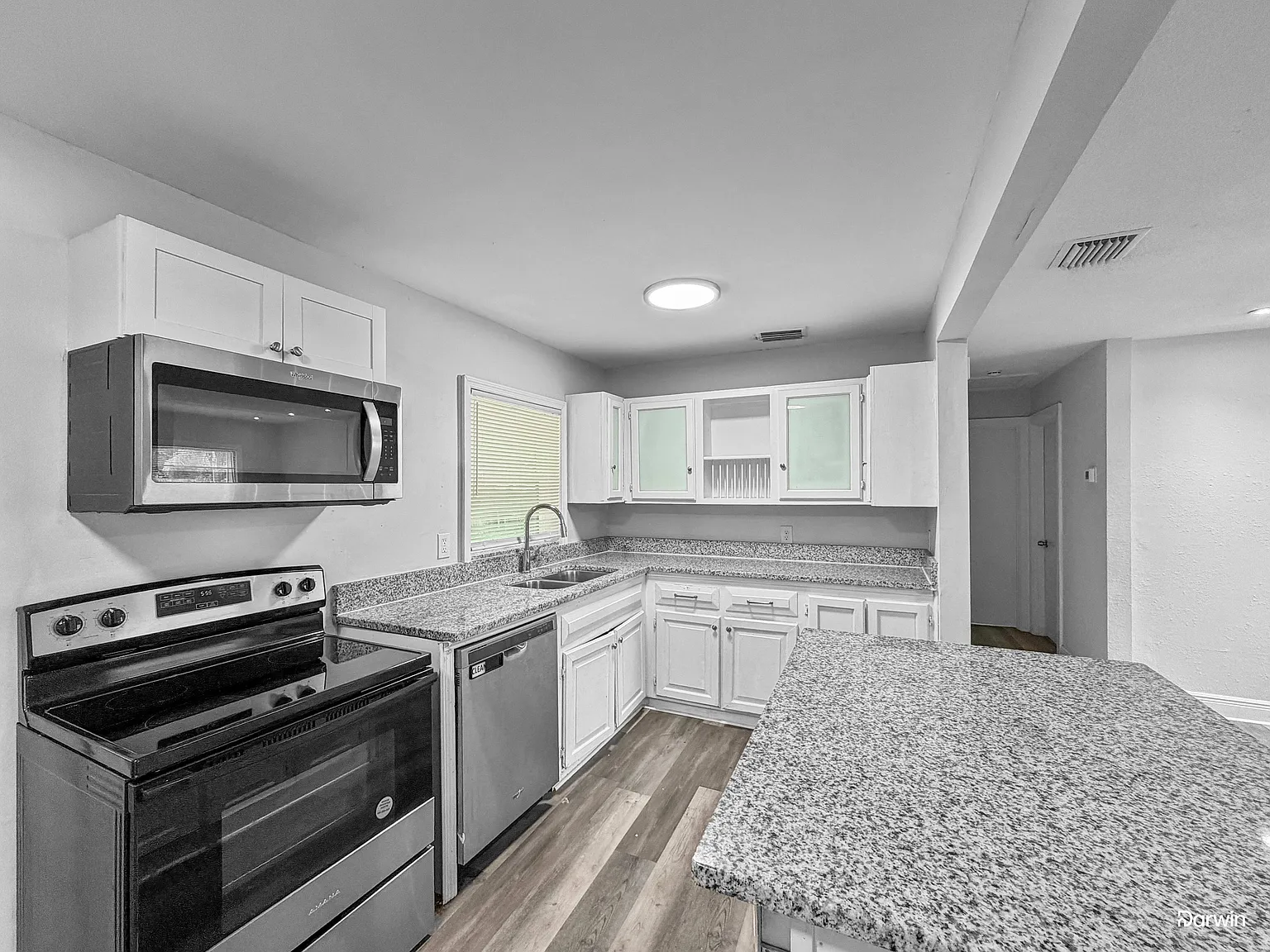 3 bed, 2.0 bath, 1402 sqft, $2,055 — Photo 3