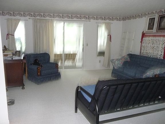 5th image of 1490 Robin Woods Ln