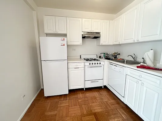 Rented by Metropolitan Property Group | media 5