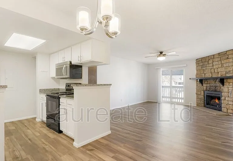 8555 Fairmount Dr #I202 — Photo 6